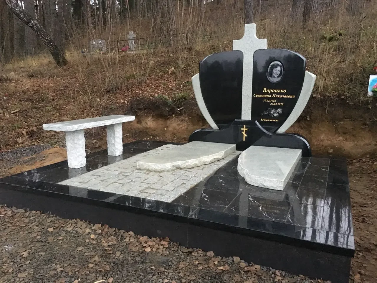 Доставка памятника до места захоронения