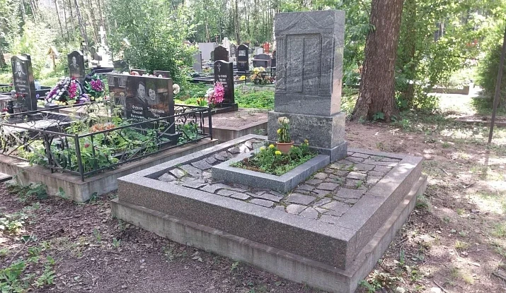 05.11.2024 года. Фигурный памятник