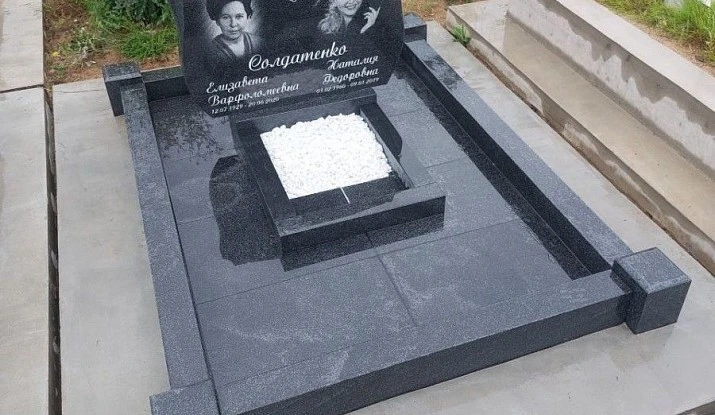 19.06.2024 года. Мемориальный комплекс и семейный памятник