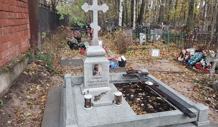 19.06.2024 года. Гранитный комплекс (крест с голгофой)