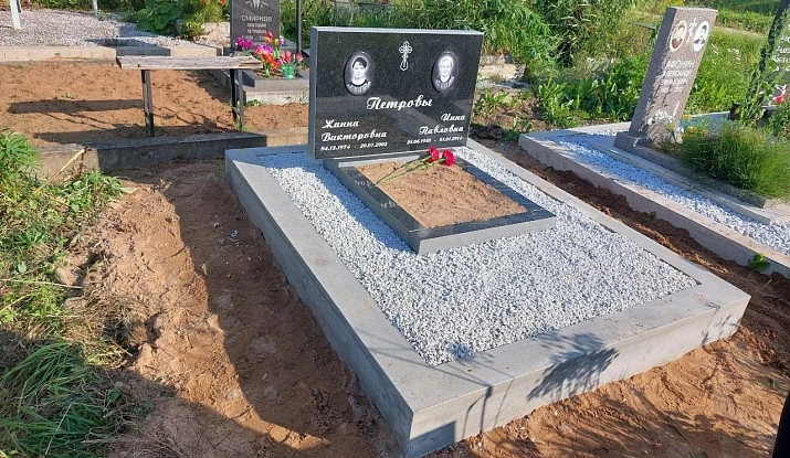 19.06.2024 года. Семейный памятник и благоустройство