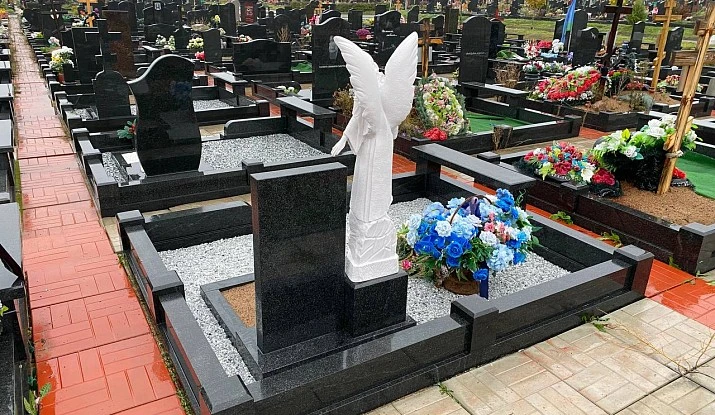 19.08.2025 года. Памятник-скульптура ангела