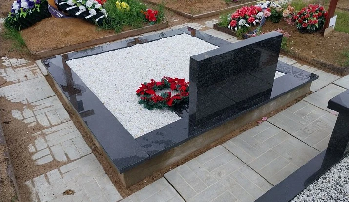 19.06.2024 года. Гранитный памятник и пояс из гранитный плит