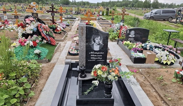 03.07.2025 года. Гранитный комплекс с комбинированным памятником