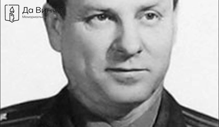 Памятник Николаю Никитовичу Ушакову, Герою Советского Союза, на Богословском кладбище