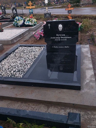 19.06.2024 года. Гранитные комплексы из черного гранита (Кутузов)