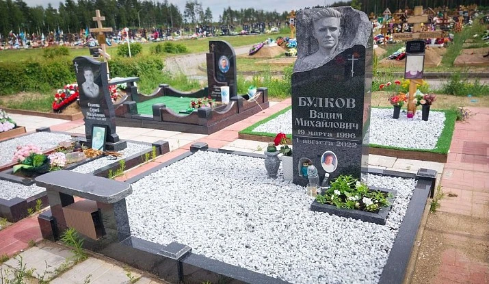 22.11.2024 года. Гранитная колонна с бюстом