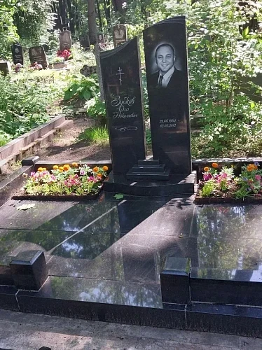 17.11.2024 года. Мемориальный комплекс с памятником