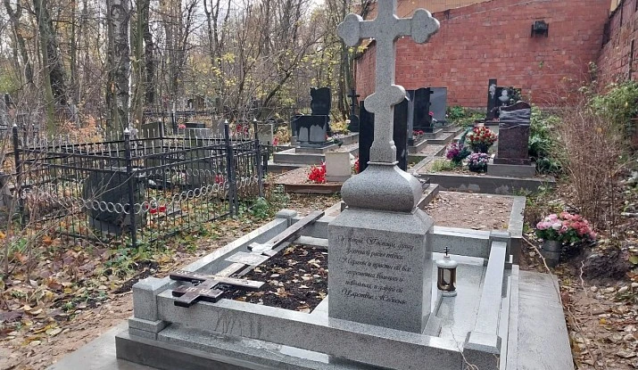 19.06.2024 года. Гранитный комплекс (крест с голгофой)