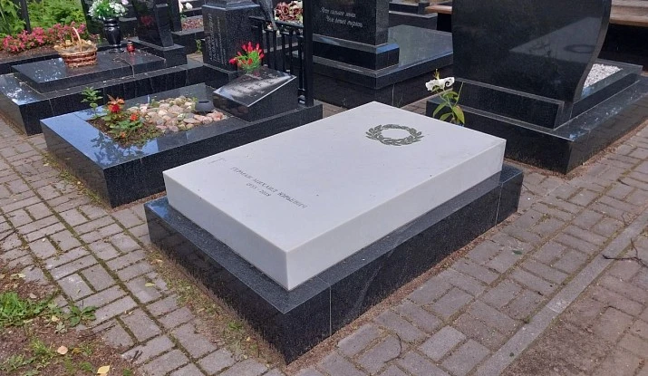 29.10.2024 года. Белая мраморная плита