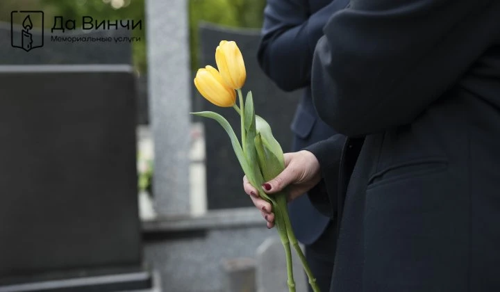 Как выбрать памятник на кладбище