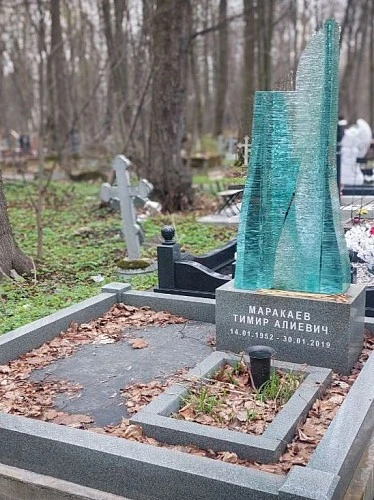 06.11.2024 года. Памятник с многослойным стеклом