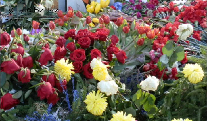 Памятник Александру Ивановичу Блоку, актёру театра и кино, на Смоленском православном кладбище