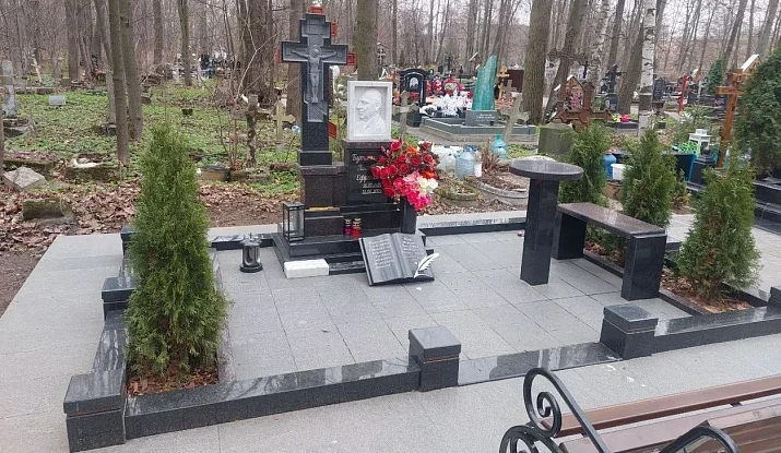 06.11.2024 года. Необычный памятник с малыми формами