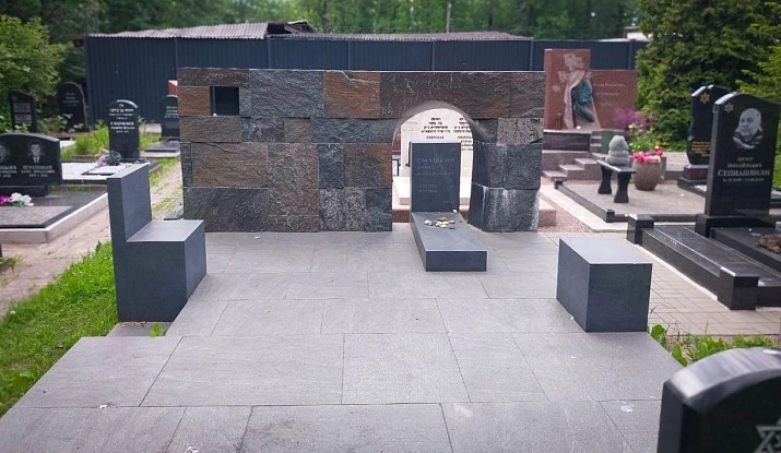 17.11.2024 года. Мемориальный комплекс в кубическом стиле