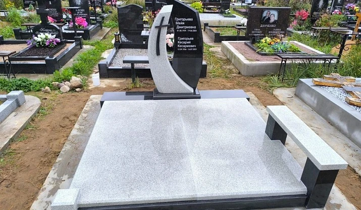 19.08.2025 года. Памятник из белого гранита