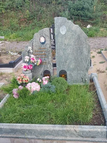 16.11.2024 года. Комбинированный памятник из зеленого гранита
