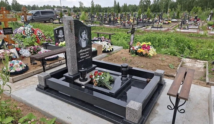 03.07.2025 года. Гранитный комплекс с комбинированным памятником