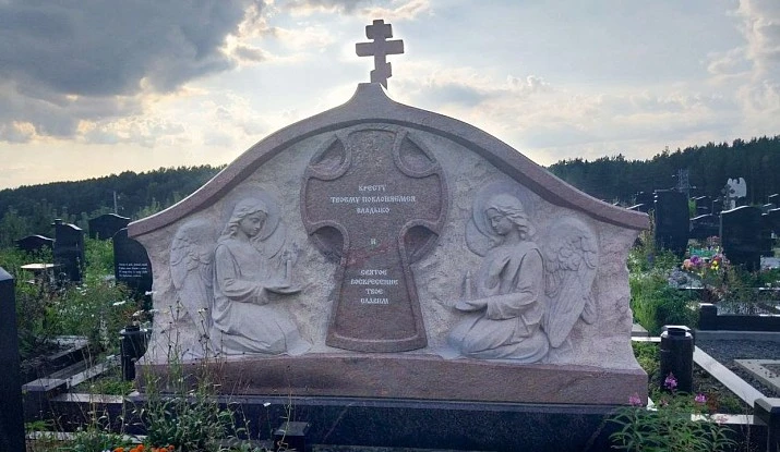 16.11.2024 года. Массивный памятник из гранита