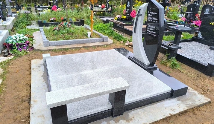 19.08.2025 года. Памятник из белого гранита