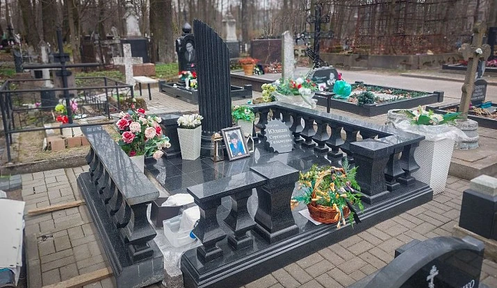 06.11.2024 года. Памятник "Черная колонна"