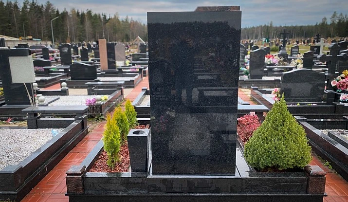 22.11.2025 года. Эксклюзивный памятник из нескольких гранитов