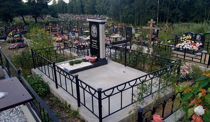 19.06.2024 года. Памятник из разных сортов гранита
