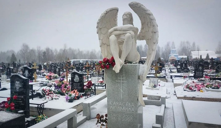 17.11.2024 года. Мемориальный комплекс на 2 могилы с колонной и ангелом
