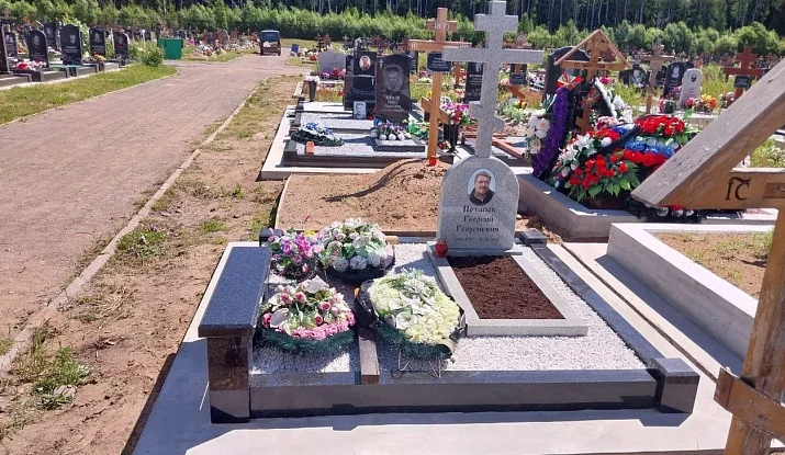 22.11.2024 года. Памятник крест с голгофой