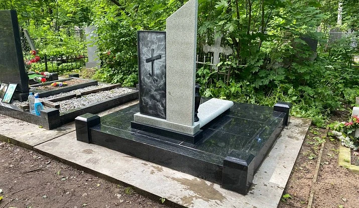 20.06.2025 года. Гранитный комплекс с комбинированным памятником