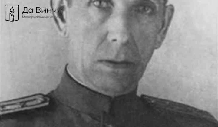 Памятник Ивану Устиновичу Хроменкову, Герою Советского Союза, на Большеохтинском кладбище