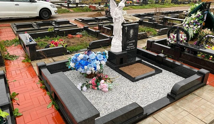 19.08.2025 года. Памятник-скульптура ангела