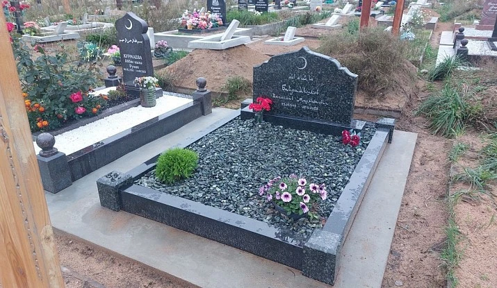 20.06.2024 года. Мусульманский памятник из балтик грин