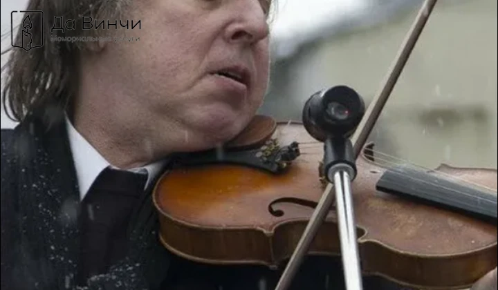Памятник Алексею Георгиевичу Заливалову, музыканту, композитору, актёру, в Павлово-на-Неве, Ленинградской области