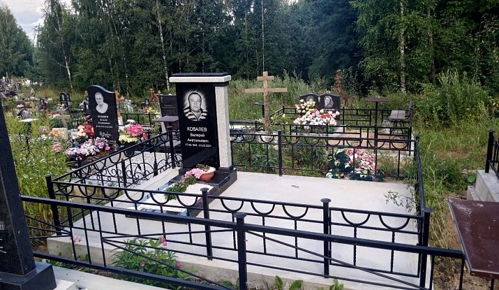 19.06.2024 года. Памятник из разных сортов гранита