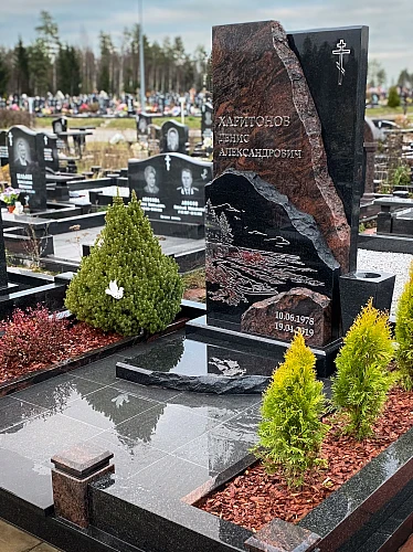 22.11.2025 года. Эксклюзивный памятник из нескольких гранитов