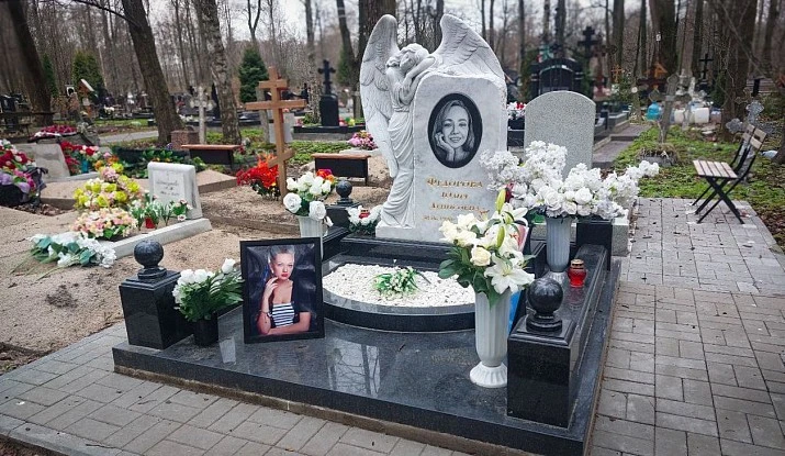 06.11.2024 года. Памятник с белым ангелом