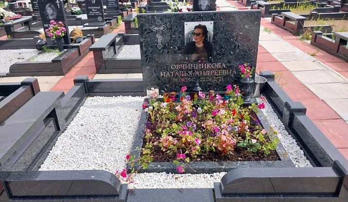 19.08.2025 года. Гранитный комплекс и памятник