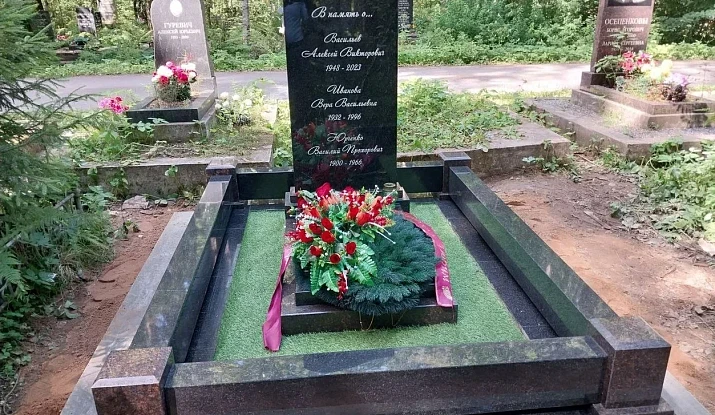 16.11.2024 года. Мемориальный комплекс с памятником
