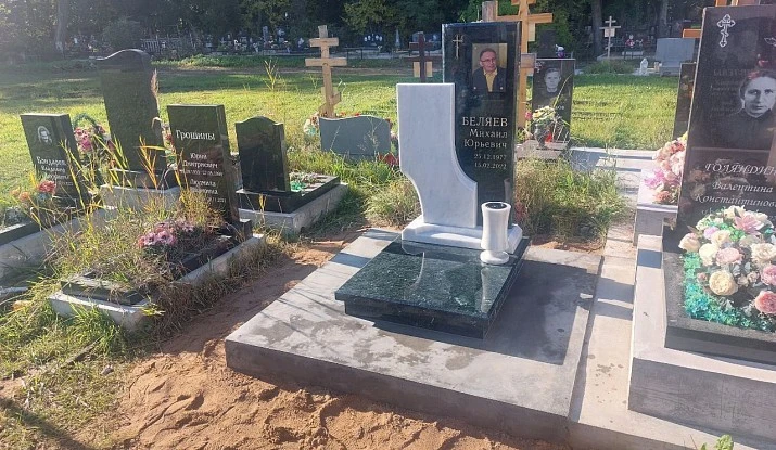 Памятник на урновом участке