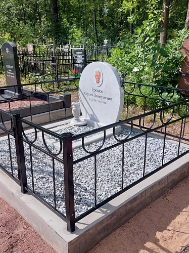 19.06.2024 года. Сочетание гранита и металла