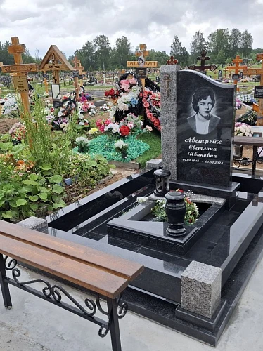 03.07.2025 года. Гранитный комплекс с комбинированным памятником