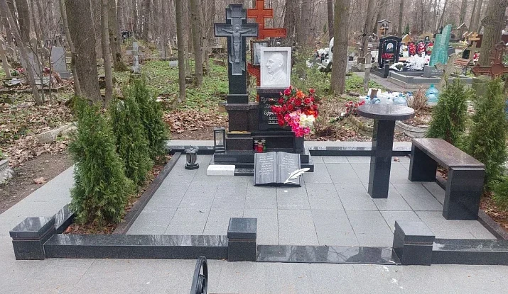 06.11.2024 года. Необычный памятник с малыми формами