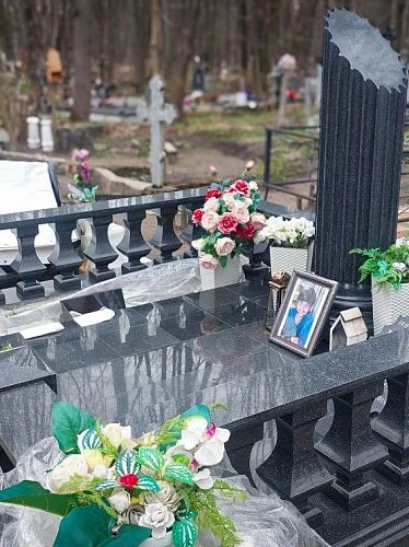 06.11.2024 года. Памятник "Черная колонна"