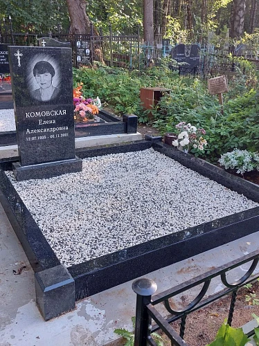 19.06.2024 года. Гранитный комплекс и памятник