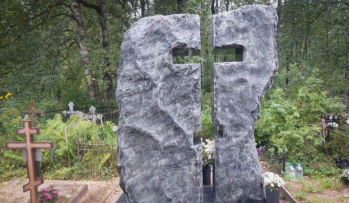 19.08.2025 года. Эксклюзивный памятник "Крест в скале"