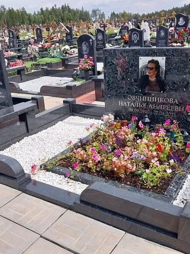 19.08.2025 года. Гранитный комплекс и памятник