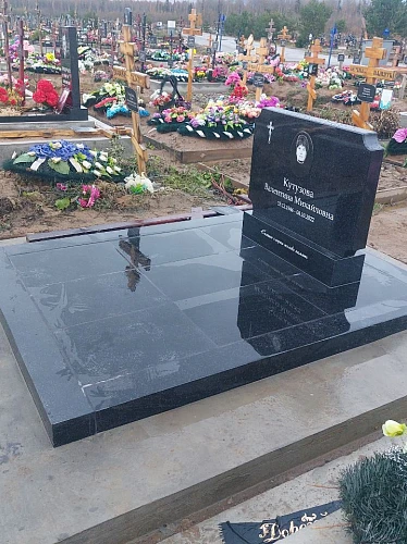 19.06.2024 года. Гранитные комплексы из черного гранита (Кутузова)