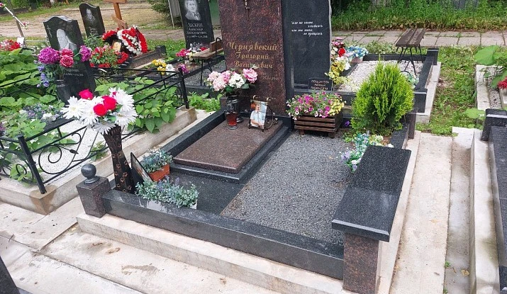 16.06.2024 года. Комбинированный памятник
