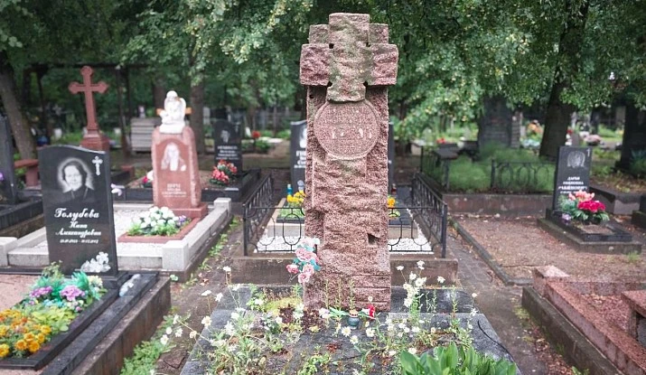 18.11.2024 года. Гранитная фигурная колонна